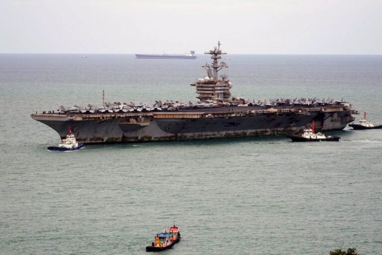 ခိုက်ရန်ဖြစ်ပွားခဲ့သော USS Abraham Lincoln ပေါ်မှ ရေတပ်သား၂ ဦးကို သင်္ဘောပေါ်၌သာနေရန် အမိန့်ထုတ်