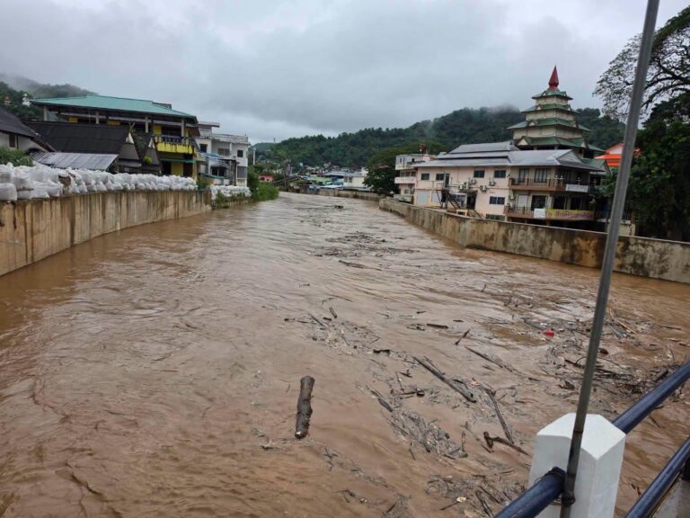 တာချီလိတ်၊ မယ်ဆိုင်ချောင်းရေ စိုးရိမ်ရေမှတ်အထက်သို့ ရောက်ရှိ၊ နှစ်နိုင်ငံရပ်ကွက်များ၌ ရေများဝင်ရောက်