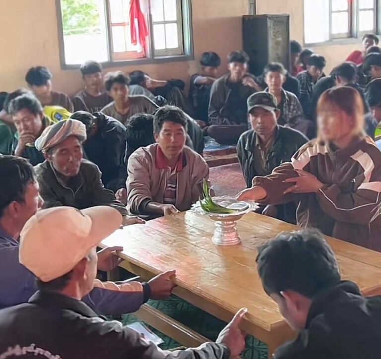 ချစ်သူနှင့်သွားလာသည်ကို ရွာစည်းကမ်းဖောက်သည်ဟုဆိုကာ အိမ်ဖျက်ဆီး ရိုက်နှက်ခံရသည့်အမျိုးသမီး ရွာကိုတောင်းပန်ပြီး ကျေအေး